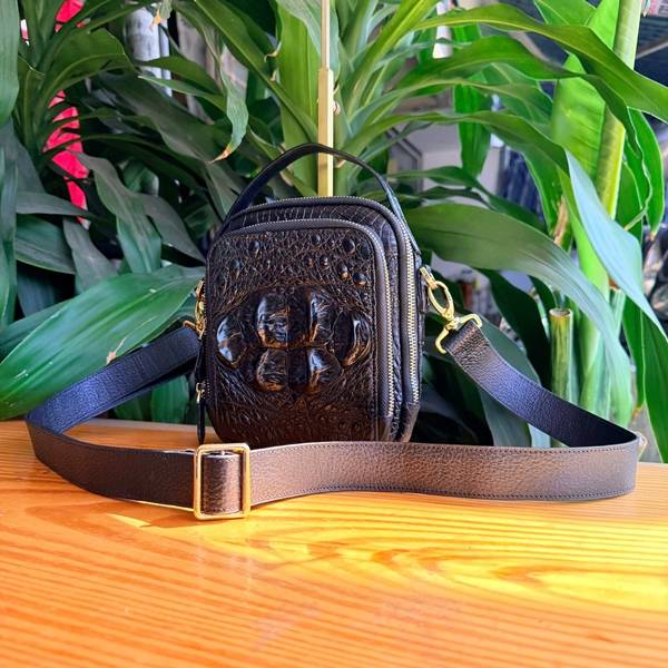 Túi Xách Nam Da Cá Sấu Gù Đẳng Cấp Túi xách đeo chéo nam da cá sấu gù