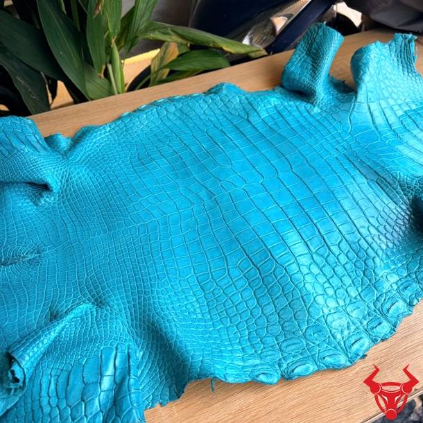 Da cá sấu Thái Lan nguyên tấm xanh lam size 4 lớn dễ thiết kế
