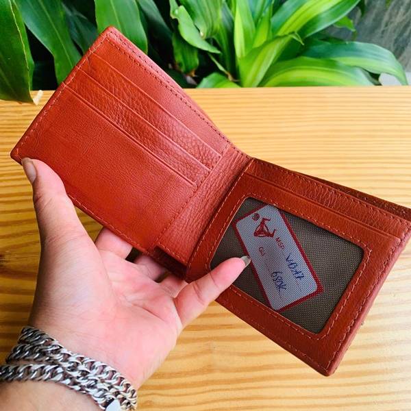 Ví nam da cá sấu nguyên con VBA7 màu nâu đỏ sang trọng, cao cấp và nổi bật phong cách.