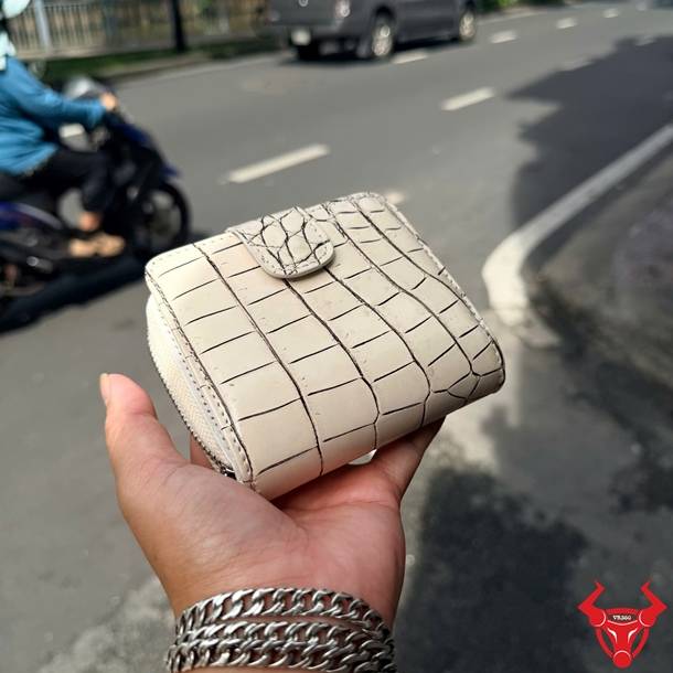 Ví Da Bụng Cá Sấu Nữ Thái Lan Trắng Đen VRBA8 Thời Thượng Ví nữ da bụng cá sấu Thái Lan trắng đen, dáng ngắn thời trang, cao cấp, sang trọng và đa dụng.