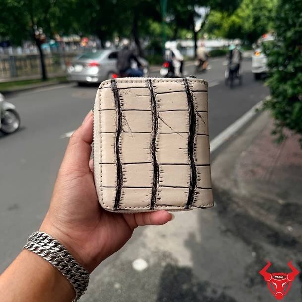 Ví nữ VRBA8 da cá sấu Thái Lan trắng đen, thanh lịch, cao cấp, nhỏ gọn và đa dụng.
