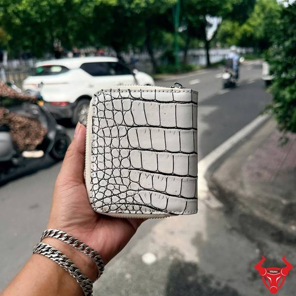 Ví nữ dáng ngắn VRBA8 da cá sấu Thái Lan vân nhỏ trắng đen, cao cấp, thanh lịch và linh hoạt.
