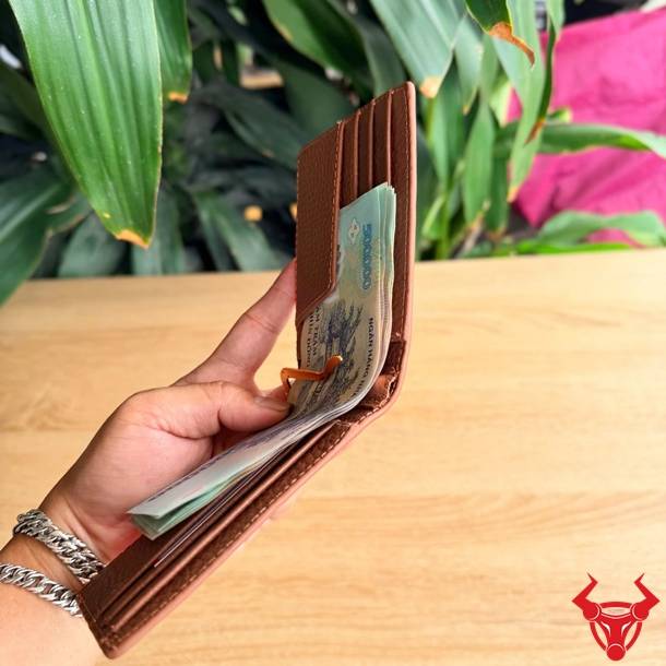 Thiết kế tối giản, gọn nhẹ, mang đến sự tiện lợi và phong cách cho người sử dụng.