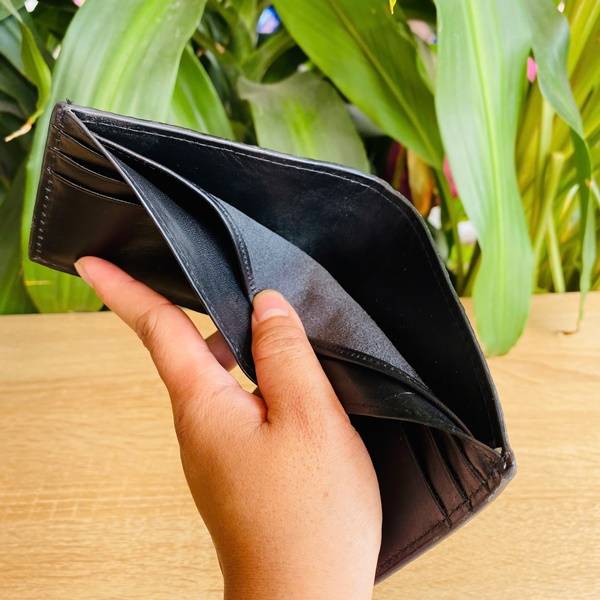 Ví mini da cá sấu VFAA5 bền đẹp, tiện dụng và mang phong cách thời trang.