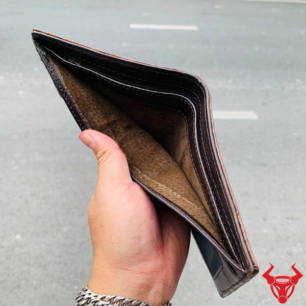 Thiết kế cao cấp, màu nâu đất sang trọng, dáng ngắn gọn và thuận tiện sử dụng.