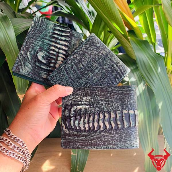 Ví da chân đà điểu VCD4 màu xanh lá cao cấp, độc đáo và tạo ấn tượng mạnh.
