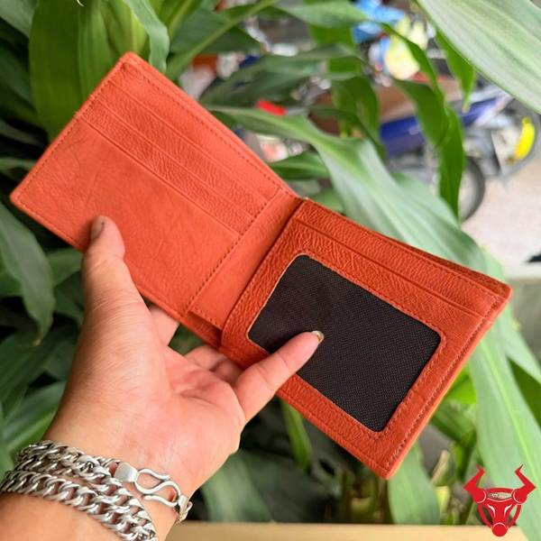 Thiết kế thời trang, màu cam độc đáo, kích thước vừa vặn và ngăn chứa tối ưu.