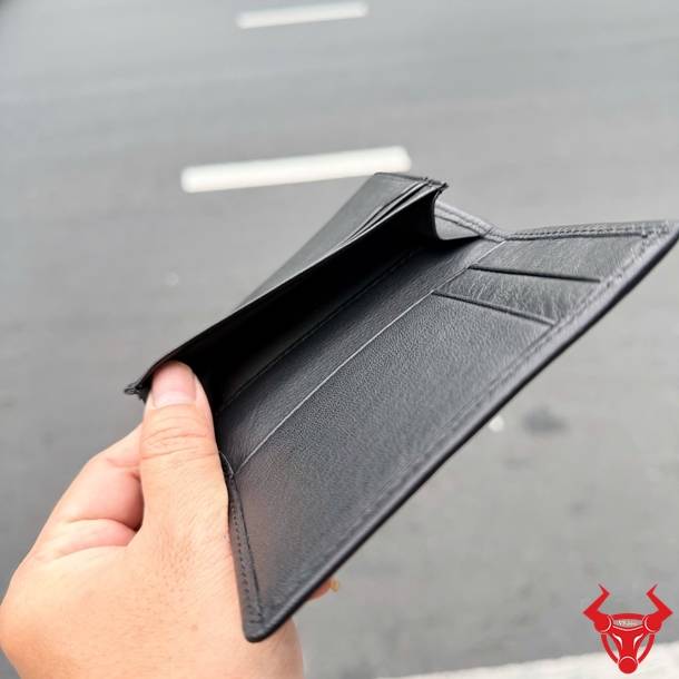 Ví nam mini thanh lịch, cao cấp, nhỏ gọn và đáp ứng nhu cầu sử dụng hằng ngày.