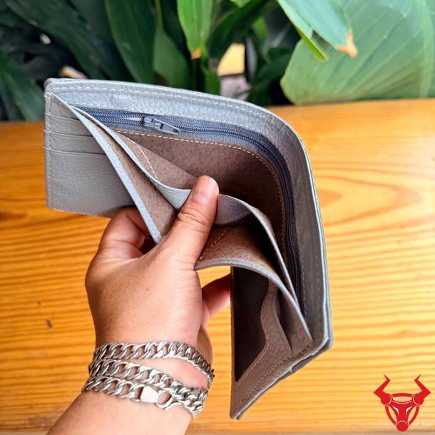 Ví nam da cá sấu móng tay màu xám cao cấp, sang trọng và cá tính.