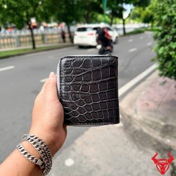 Ví Nữ Cầm Tay Da Bụng Cá Sấu Màu Xám VRBA8 – Phong Cách Hiện Đại