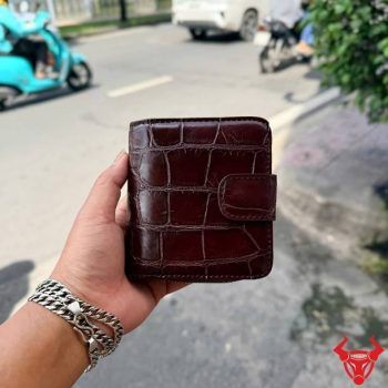 Ví Cầm Tay Nữ VRBA8 Da Cá Sấu Màu Đỏ Mận – Phụ Kiện Thời Trang Nổi Bật