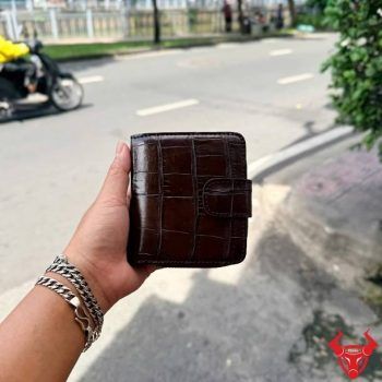 Ví Nữ Da Cá Sấu Dáng Đứng VRBA8 – Màu Nâu Đen Sang Trọng