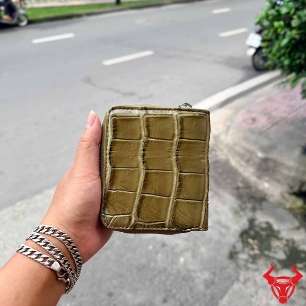 Ví da cá sấu nữ VRBA8 dáng đứng xanh rêu, cao cấp, thời thượng, độc đáo và tiện dụng.