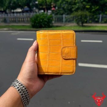 Ví Nữ Dáng Ngắn Da Bụng Cá Sấu Màu Vàng VRBA8