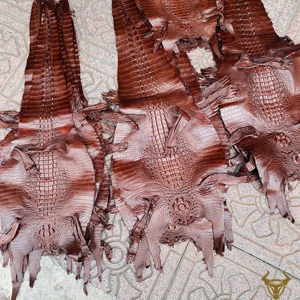 Chất liệu da cá sấu gai lưng size 3 lớn cao cấp, vân tự nhiên.