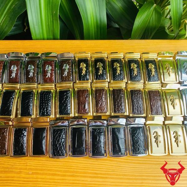 Mặt khóa thắt lưng cá sấu thiết kế cao cấp.