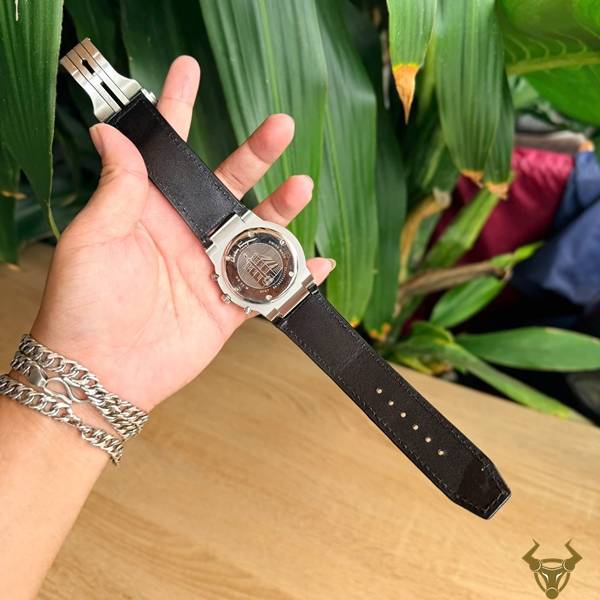 Dây đồng hồ da cá sấu Salvatore Ferragamo thiết kế chuẩn form, bền bỉ.