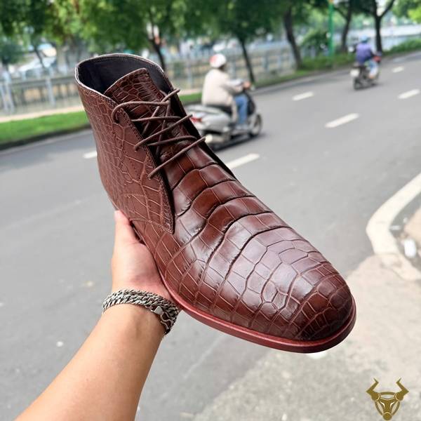 Chukka Boot nam da cá sấu thật GJBA8 mang vẻ đẹp quý phái.
