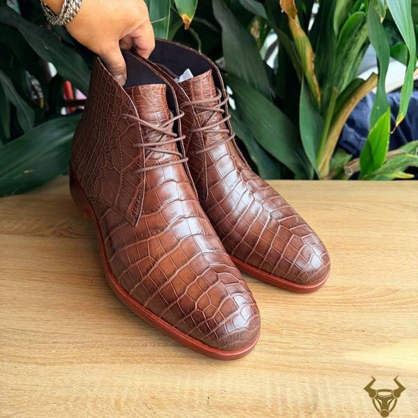 Chukka Boot nam thời trang cao cấp từ da cá sấu thật.