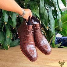 Giày GJBA8 da cá sấu tạo dấu ấn phong cách riêng.