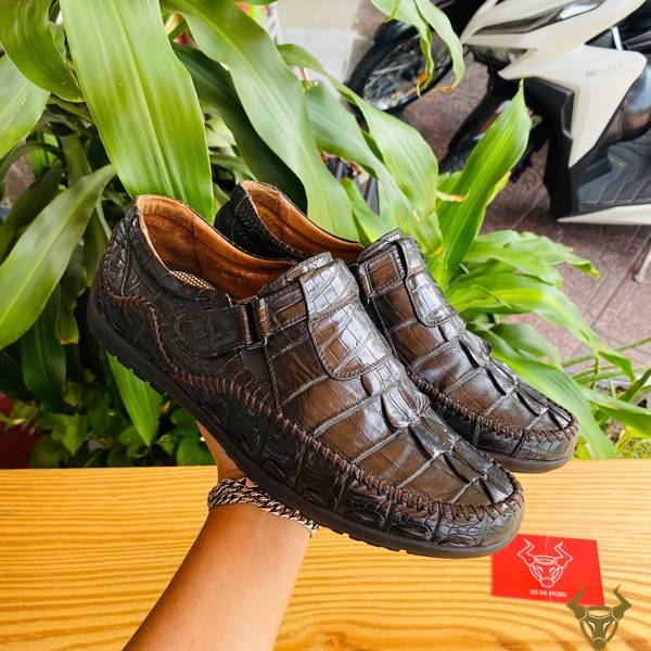 Giày lười da gai đuôi cá sấu GCA2 sang trọng, trẻ trung và bền đẹp.