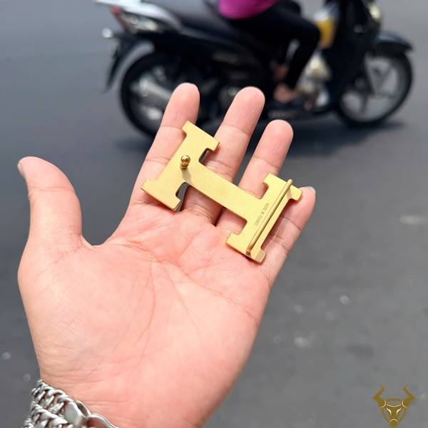Mặt Khóa Chữ H Đồng Cao Cấp Bản 3.3cm Mặt khóa chữ H đồng 3.3cm tạo điểm nhấn nam tính và lịch lãm.