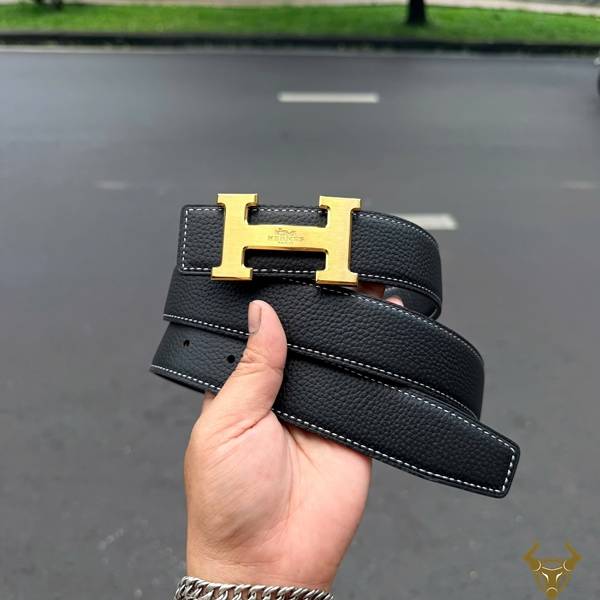 Mặt Khóa Chữ H Đồng Bản 3.3cm Cao Cấp Mặt khóa chữ H bằng đồng bản 3.3cm cao cấp, tạo điểm nhấn lịch lãm.