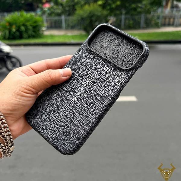 Ốp lưng ELAA17 kiểu 2 da cá đuối cao cấp, bền đẹp và khác biệt.