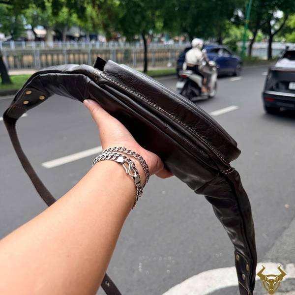 Túi đeo bụng nam Contact34 da bò thời trang.