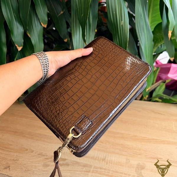 Clutch da cá sấu CKDA8 thiết kế sang trọng.